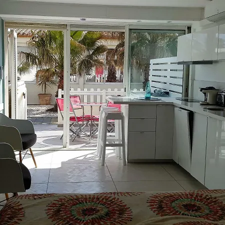 Studio Dans Le Village Naturiste 아파트 *